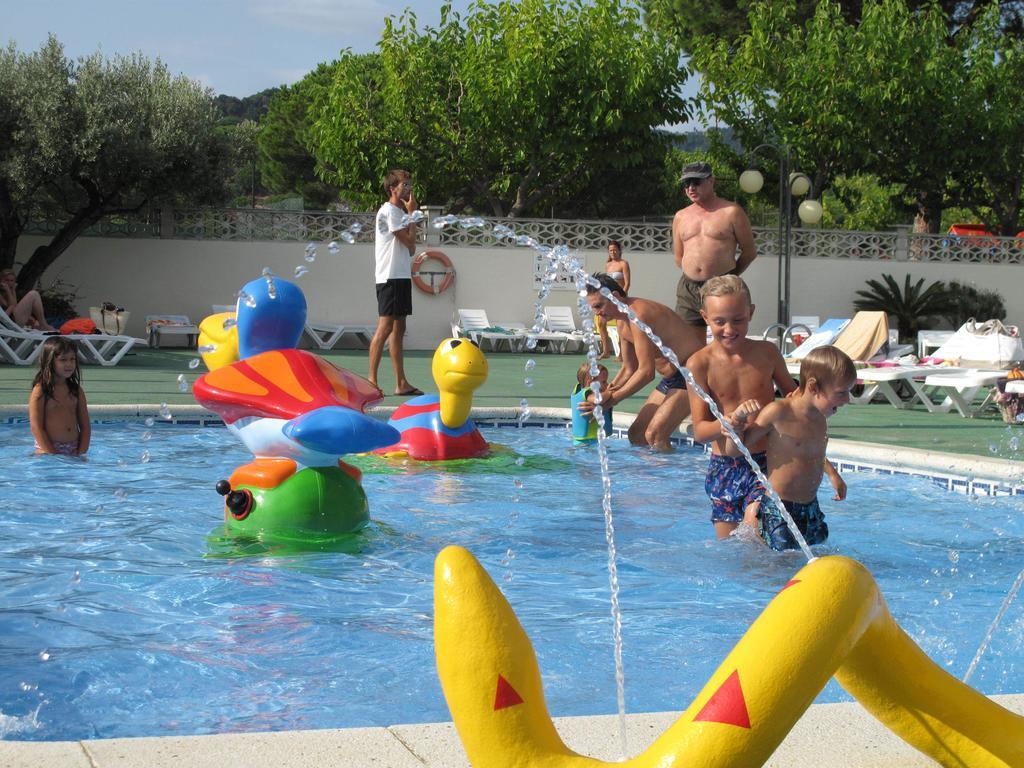 קאללה Camping Roca Grossa מראה חיצוני תמונה
